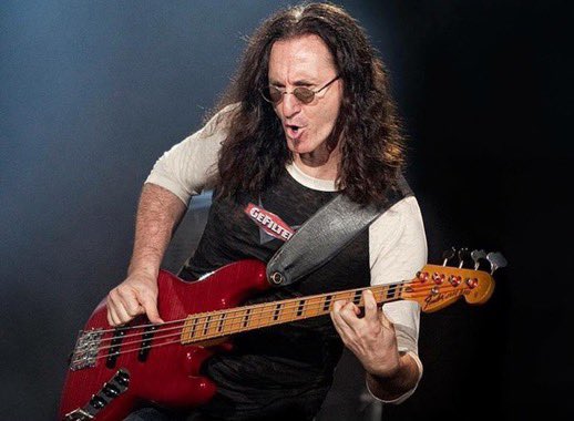 Would be cool to see this picture of Geddy Lee get RTed 2112 times.