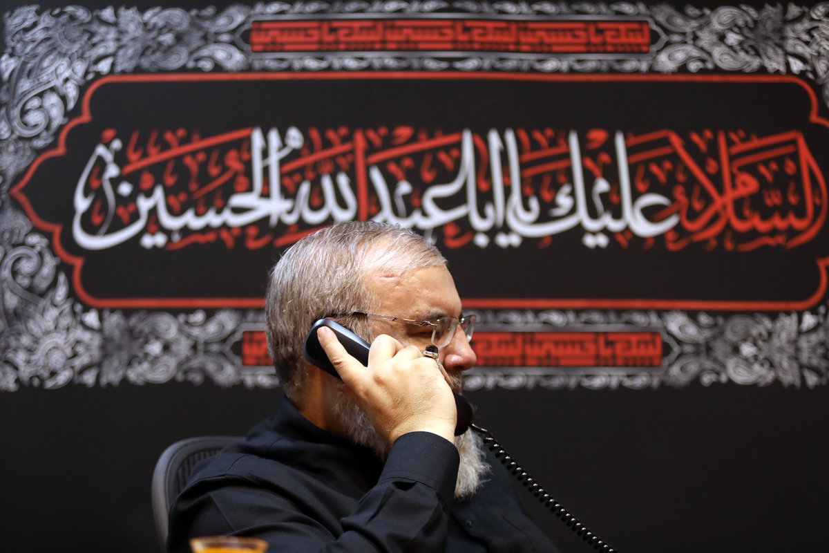 SH_Nasralah's tweet photo. رأسي فداءُ عِمّةِ ابنِ الحسينِ
لبّيكَ إنّي ولو قَطّعتُ اليدينِ
لبّيكَ إنّي طوعُ نهجِكَ يا حُسيني https://t.co/mfSX4JUHCi