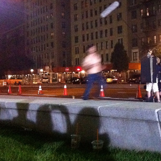 adamdriverarchv's tweet photo. NEW/OLD • Adam Driver • "Shirtless Adam (blur) running and us (shadows) documenting #HBOGIRLS" — Behind the scenes, filming Season 2 Episode 10 of Girls HBO, August 30, 2012.
TV Series | Girls HBO | S2 | BTS | Filming | LQ | 30.08.12 https://t.co/i9Q3jZ7azh