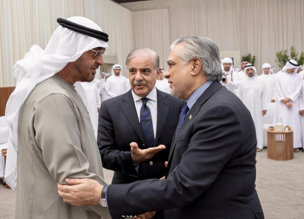 یہ ہمارے وزیر خزانہ ہیں انہیں ساری دعائیں زبانی یاد ہیں اور رات کو یہ دعائیں ٹویٹ بھی کرتے ہیں