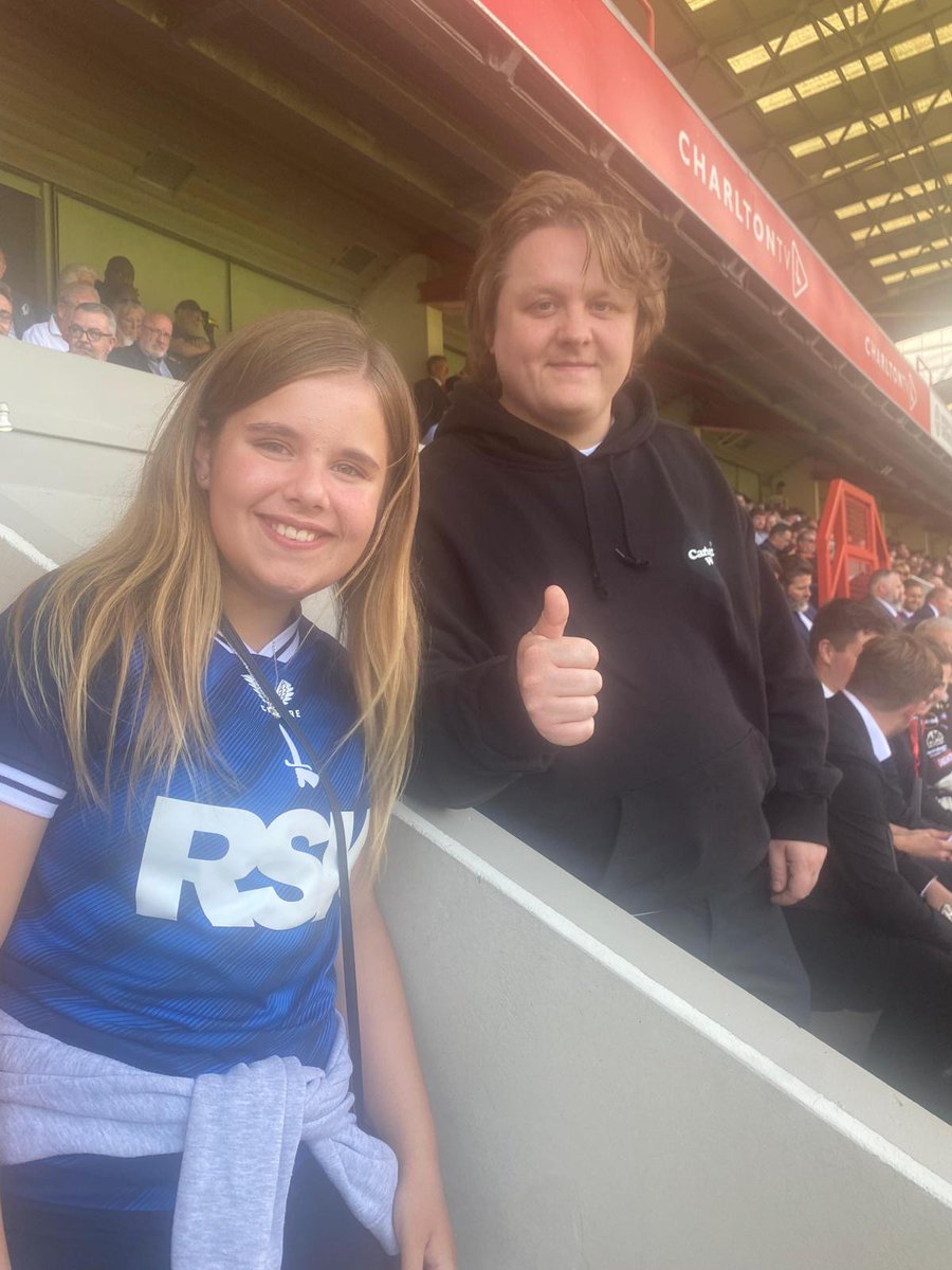Tha1ChrisReader's tweet image. @LewisCapaldi #CAFC