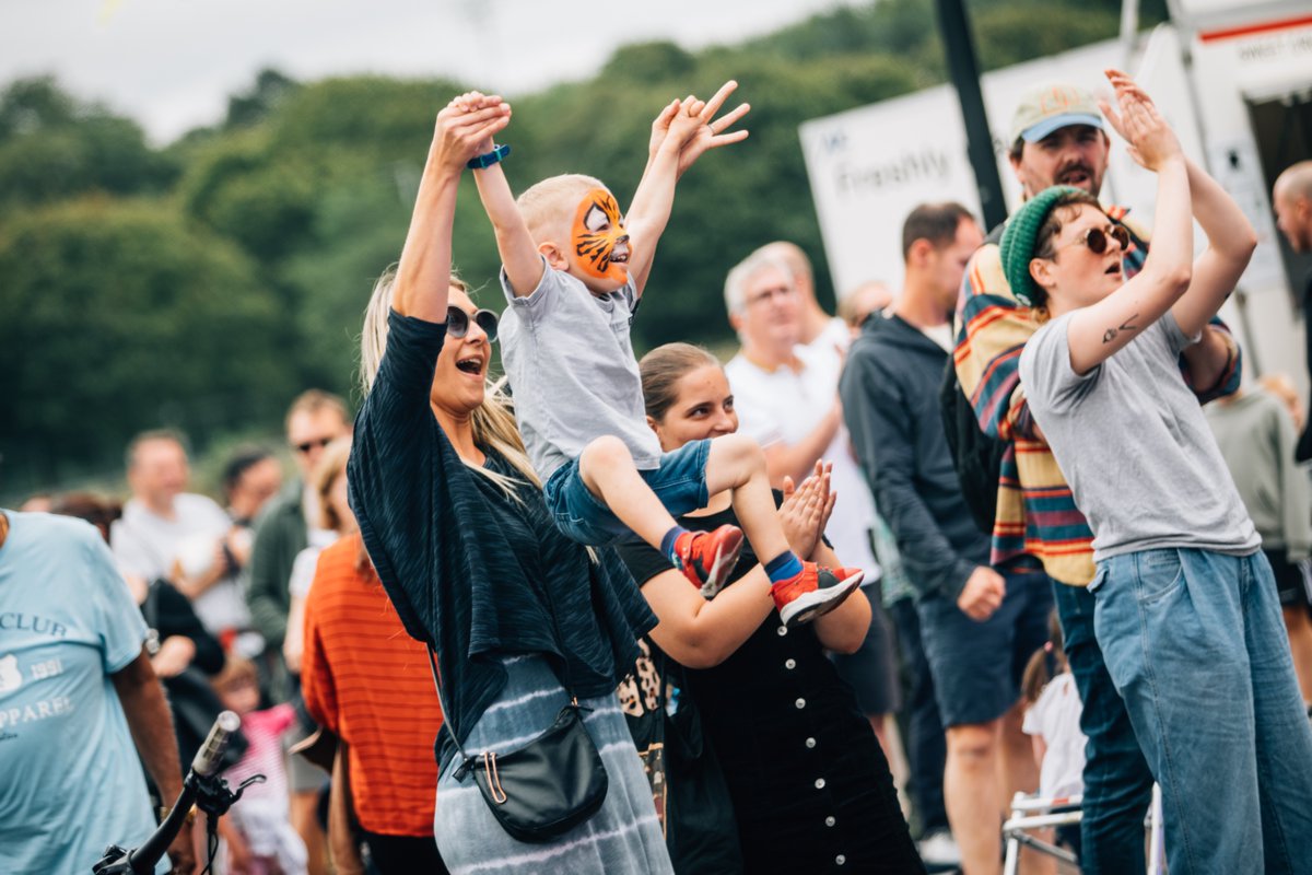 Arts, Music & Culture Zone 🥁🎻💃 One thing that sets us apart is the quality of music on offer! Some of Ireland’s most exciting artists playing across 2 stages; pop-up performances, trad sessions, Céilí, cultural dancing, drumming circles, storytelling & more. Roll on Sunday!