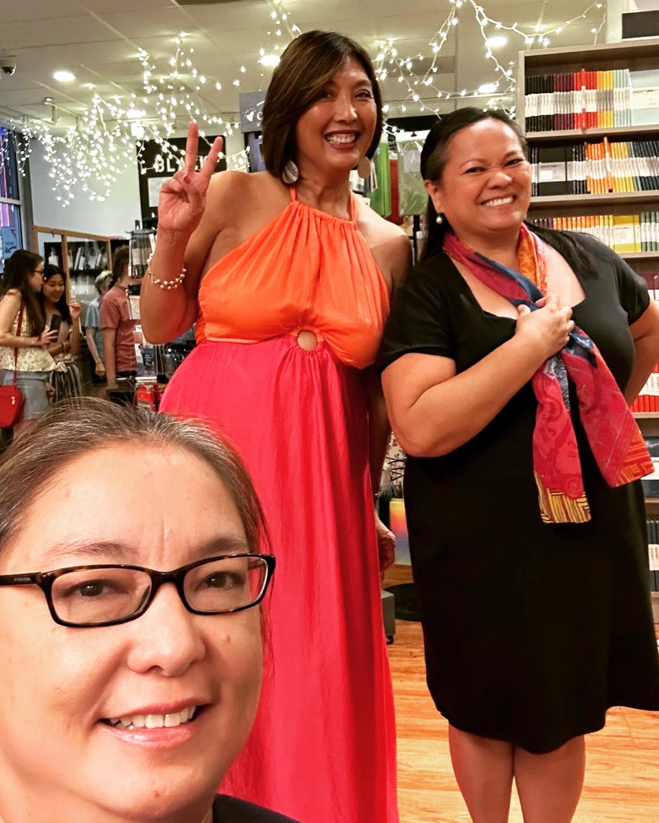 What a magical evening with  @HerWildAmSelf  and  @gracet09 . M. Evelina Galang’s stories have inspired me for decades. Last night she was at <a href="/booksmithtweets/">brookline booksmith</a>  reading from her new collection, When the Hibiscus Falls, in conversation with author Grace Talusan. So inspiring!
