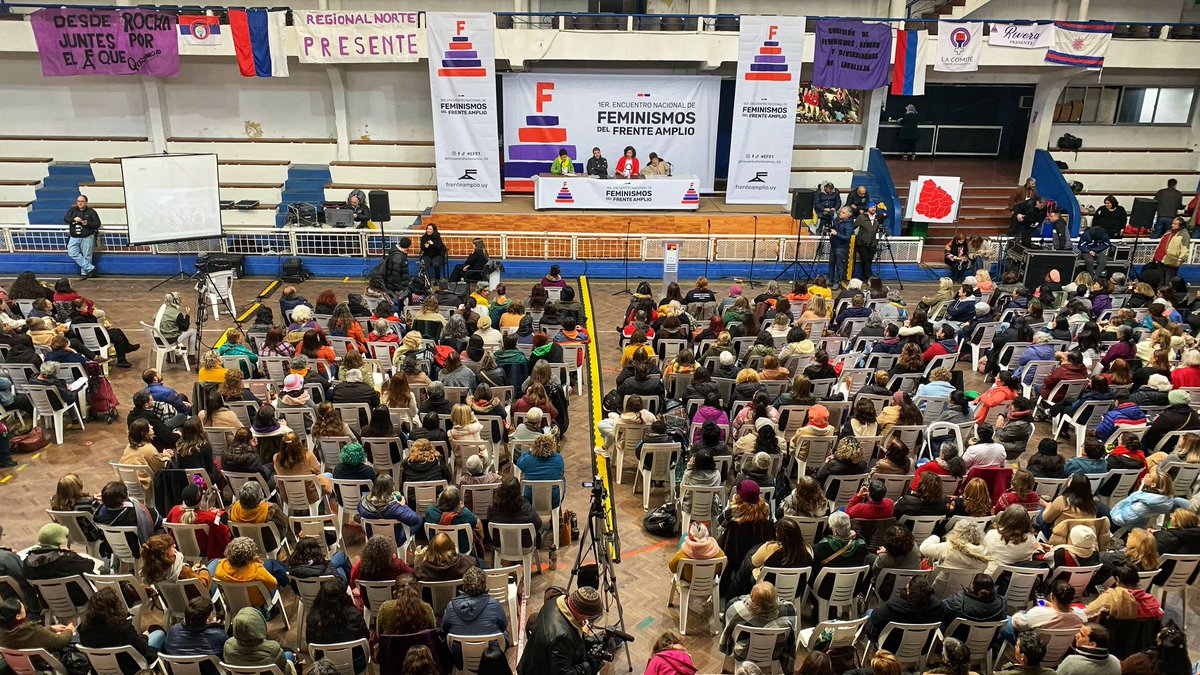 mujeresFA's tweet photo. Seguimos generando diálogo, intercambiando. #EFI1 @CosseCarolina @OrsiYamandu @SilviaNaneFA @CeciliaWernik @Frente_Amplio https://t.co/1Ms7qPp2MK