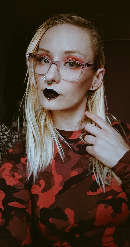 ThePunkPixie1's tweet photo. It's been quite a while since I've updated anything.
So here's an updated picture of my face! Lol. https://t.co/VFr9w0Y0Co