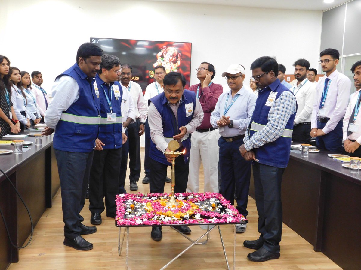 HPCL's tweet photo. Exciting times at HPCL #Rajasthan Refinery Ltd. (HRRL)! Our massive 9 MMTPA #refinery cum petrochemical complex in Pachpadra, Rajasthan is ramping up for action! Welcoming our 1st batch of 35 talented new recruits from campuses nationwide through our flagship program Samavesh. #HRRL #NewBeginnings #Samavesh #hpcl #newtalent