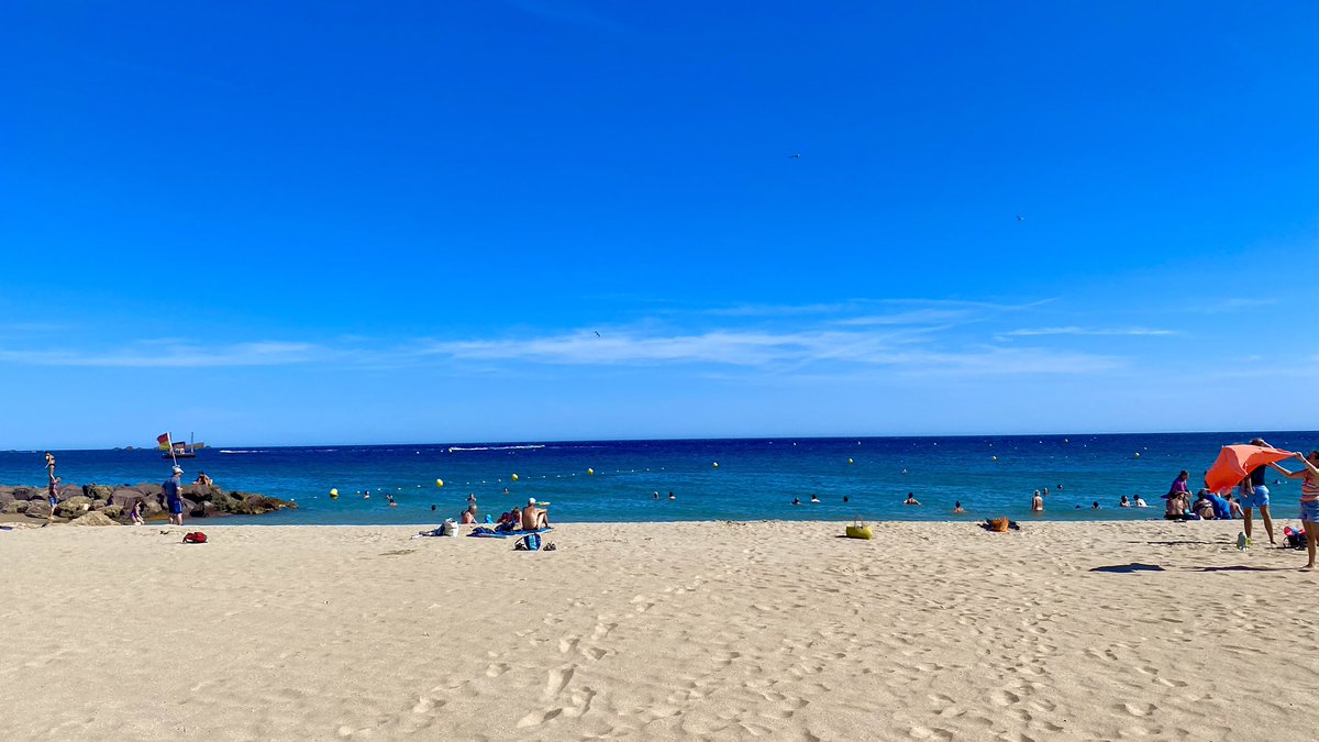 HaSangBeg's tweet photo. 전혀 예상하지 못한 곳에서 2023년 최고의 해변을 발견 : Fréjus ; 깐느(Cannes)의 관광객 인플레이션(?)을 피해, 호기심으로 그냥 무작정 운전해서 왔는데, 프레주스( #Fréjus ) 너무너무 좋다! 신난다~~~😎🤩 #southfrance https://t.co/rW4mEe0G8d