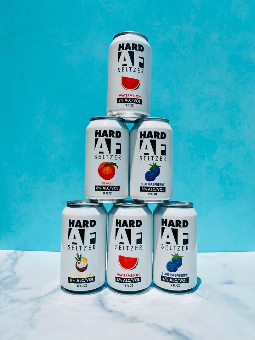GACrown's tweet image. Experience the bold and intense flavors of @hardafseltzer, boasting a high 8% alcohol content. From the tropical delight of Pina Colada to the juicy Watermelon, sweet Peach, and electrifying Blue Razz, these seltzers are sure to elevate any occasion. 

#HardAF #Seltzers