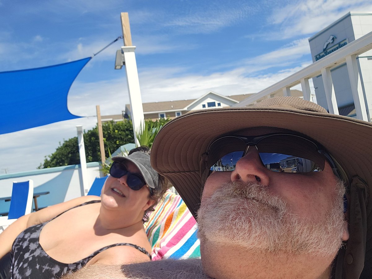 aaronjl18's tweet image. Vacation!

#obx #lifesabeach #roomwithview #poolside