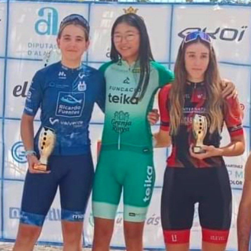 fciclismocv's tweet photo. Luis Cayuela (el Nieto del Lobo) y Candela Cazorla (TEIKA-Granja Rinya) ganadores del 51 Trofeo San Hipólito de Concentaina en la categoría cadetes.
Pau Salvador y Xavi Mestre ambos del equipo Juan Giner-Ulevel-Vitaldínsport han completado el podio, mientras que en féminas han sido Rocio Álvarez y Claudia Castaño.

#fccv #ciclismo #ciclismecomunitatvalenciana #comunitatdelesport

📸 Julian Palomar
