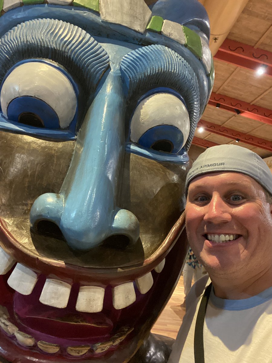 disneytipsguy's tweet photo. Dropping in on our old friends at the Polynesian! We miss you! 😂 #Polynesian #bestisbest https://t.co/lwvaP1edha