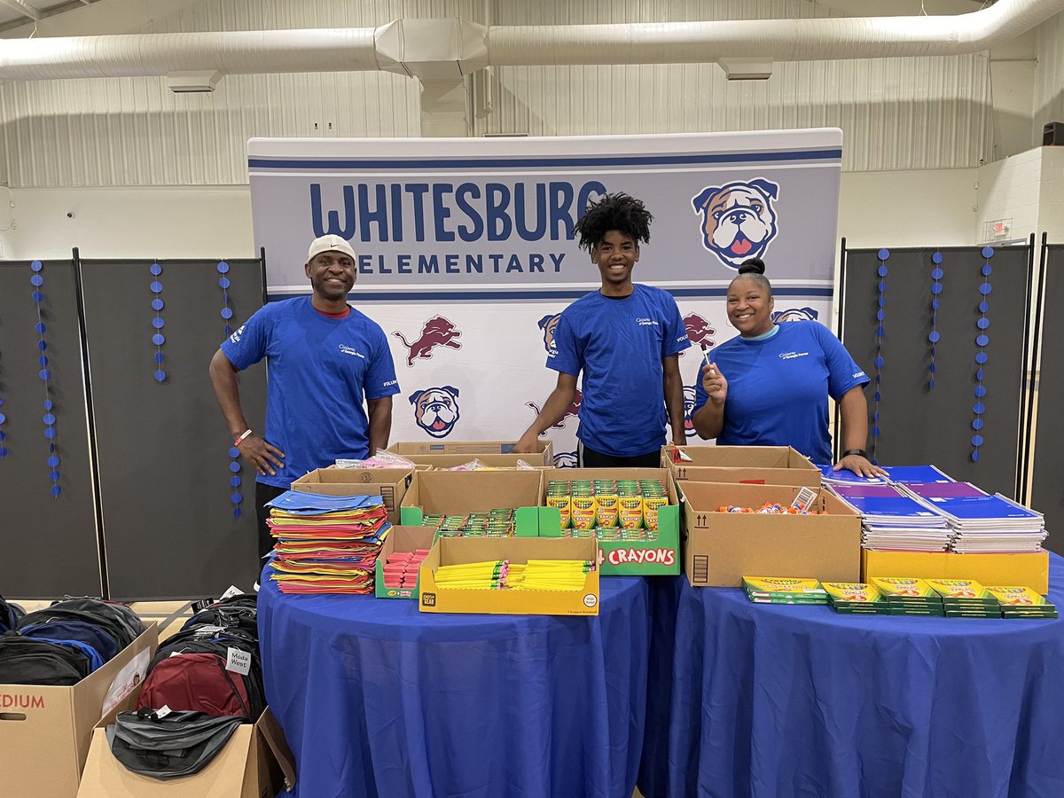 DevanPowell4's tweet image. Had the opportunity to volunteer with WES for their back to school event this morning. #wehelpbecauseitshome #volunteering @bowdonrecruits @CoachFendley75 @GradickSports @RecruitGeorgia @JohnnyP41414470 @GenevaP39726096