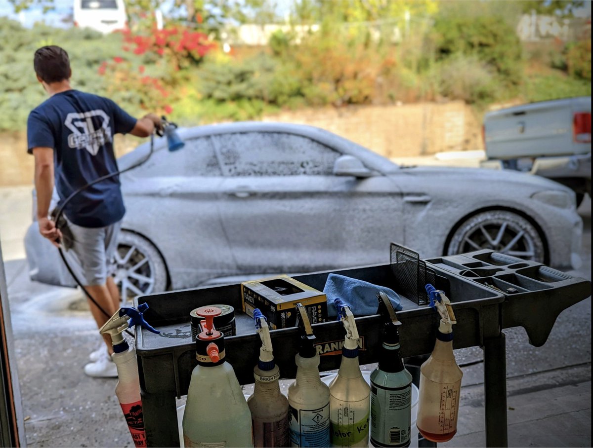 Prepping for Bimmers by the Bay tomorrow with a detail at the Genesis Detailing open house today! Stop by this morning from 10-12pm for some food and to check out their shop! sdbmwcca.com/calendar/2023/…