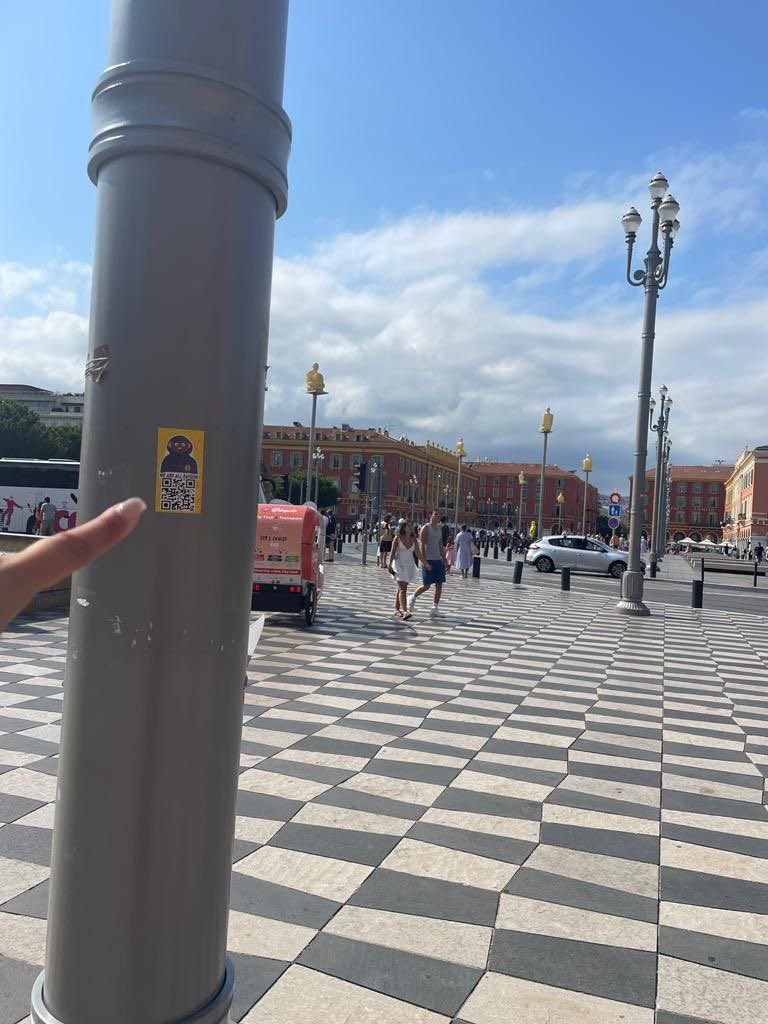 LegendofRatoshi's tweet photo. Ratoshi spotted in France. ❤️ https://t.co/70SMxJUJi0