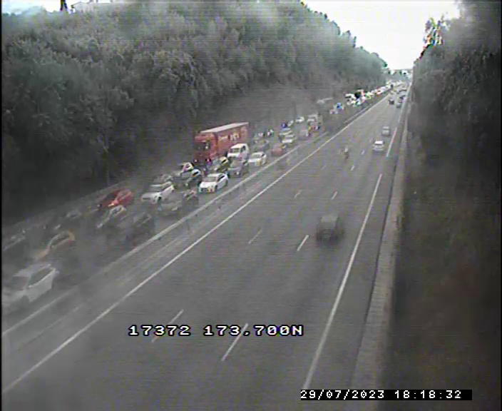 18h20 : sur #A8 en direction de l’Italie, trafic difficile entre Antibes et Nice St Isidore temps de parcours allongé d'environ 25min,  en raison du concert de #MylèneFarmer au stade #AllianzRiviera ce soir à 20h30

#InfoTrafic