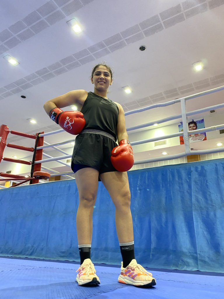 “खाने और सोने का नाम जीवन नहीं है। जीवन नाम है सदैव आगे बढ़ते रहने की लगन का।”