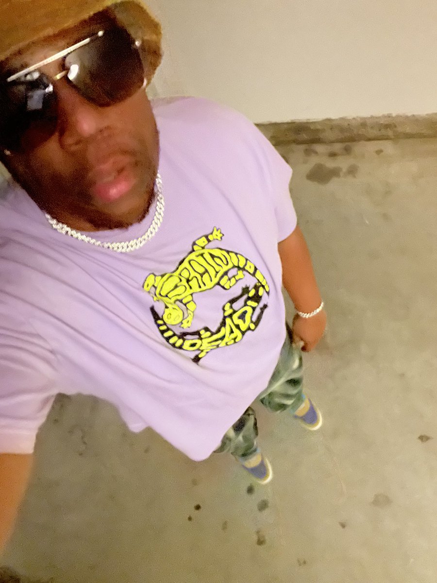 djdwhit901's tweet photo. Tript out. https://t.co/xiEXeQs3zM