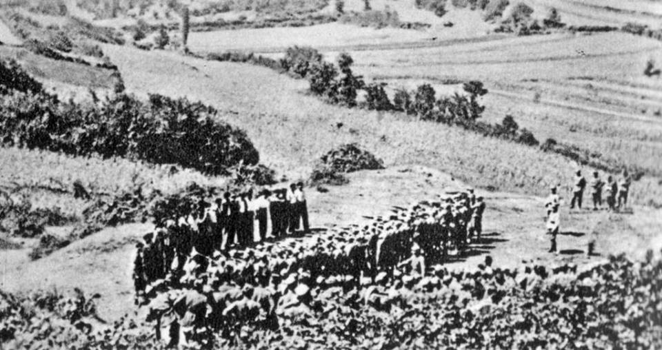 Il #26agosto 1942, presso la località di #Ruduša in #Croazia, milizie miste di #Ustascia, #domobranci e fascisti italiani, fucilarono, dopo un processo farsa, ventuno #patrioti.L'evento colpì particolarmente gli spalatini, perché alcuni dei martiri erano calciatori dell'@hajduk.
