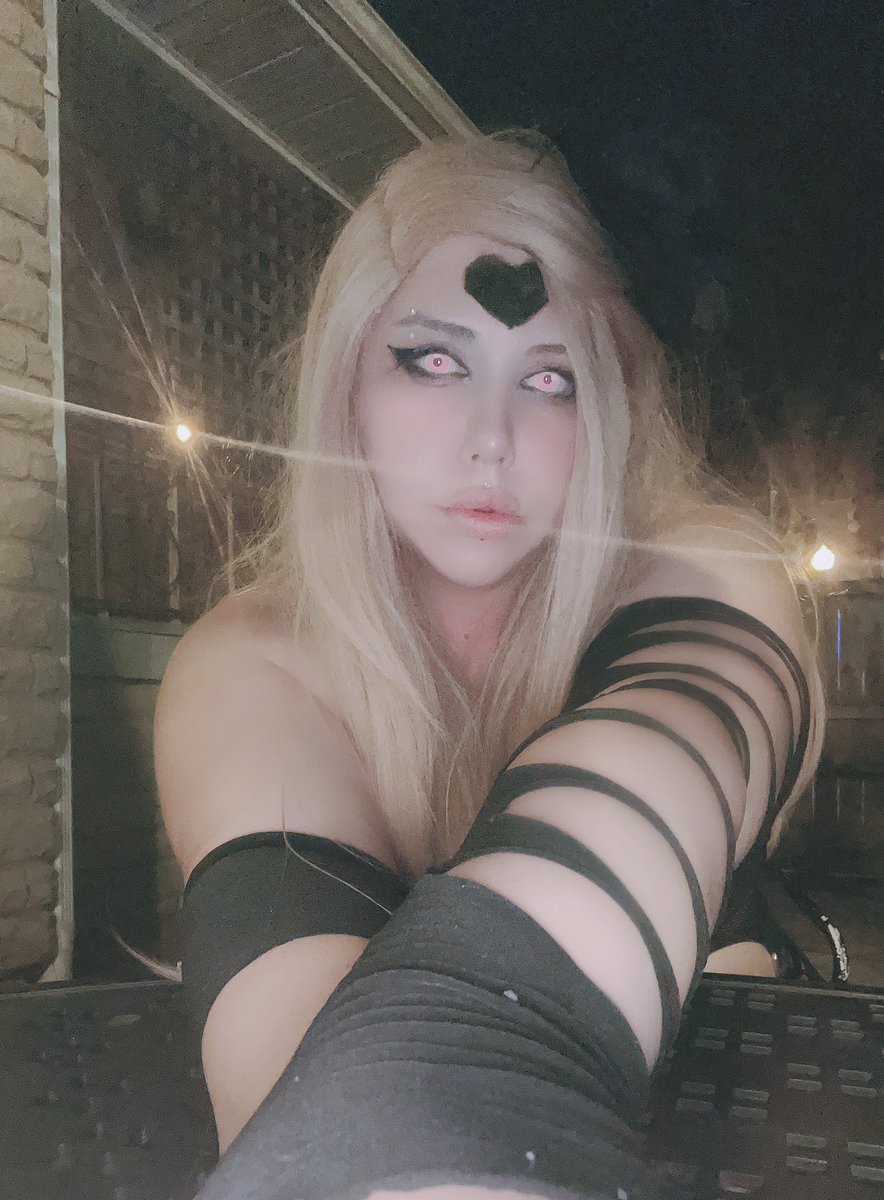 fallenfawn's tweet photo. Posting this whole Monster Princess Do-s set on my of 🖤😏 https://t.co/AwtKUYaR3e