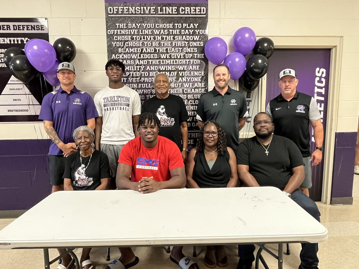 RRCRFootball's tweet photo. What an amazing morning with Marcus Bryant and his family!  Marcus presented a gift  to buy a new segment clock  and establish a scholarship fund for OLinemen!  Thanks to the coaches, booster board, Mr. Smith, Raider cheer and the Bryant family for coming out!   #WeareCR https://t.co/7LI2LXkNO1