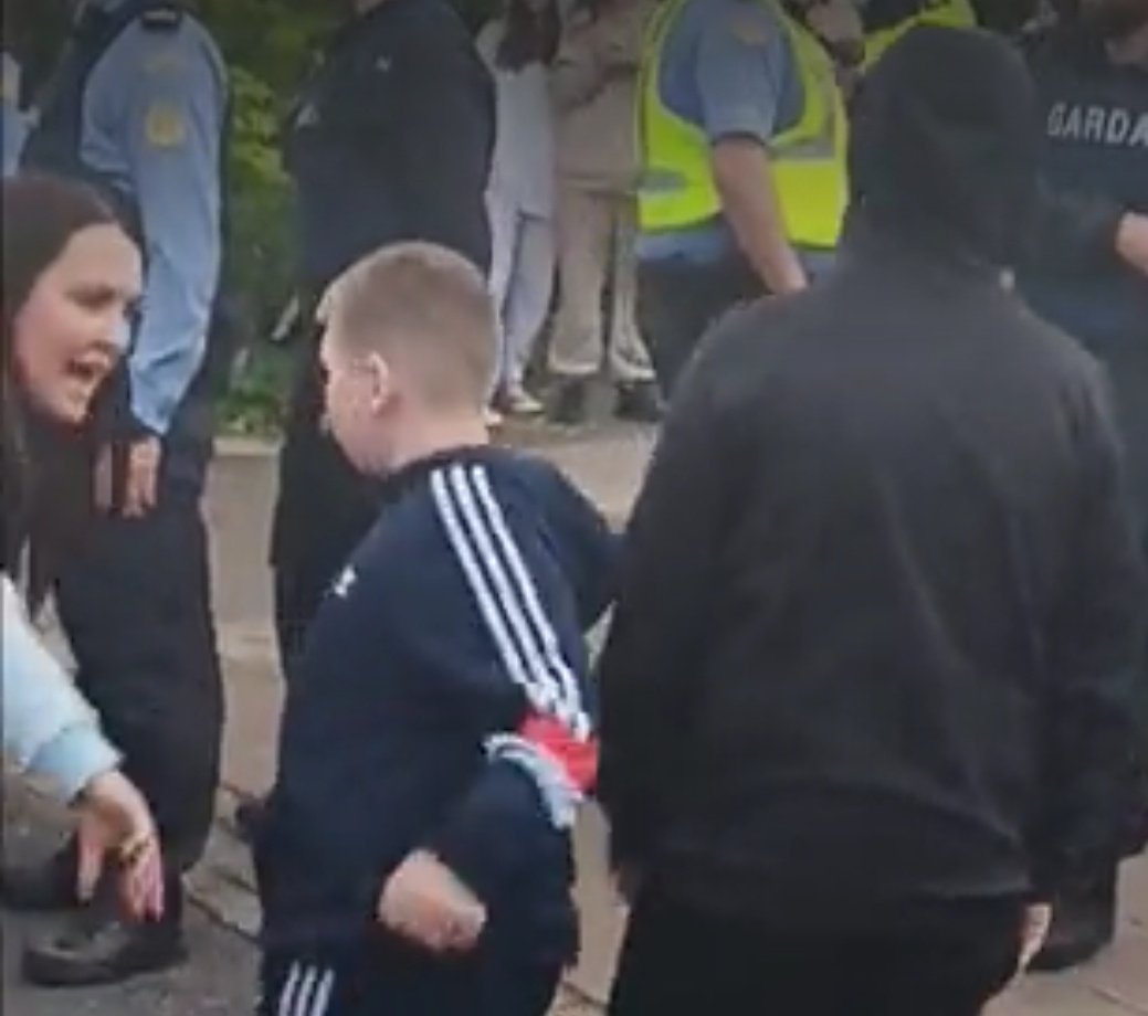 6junej's tweet photo. #Ballybrack oddly enough don't seem concerned at all about using children as shields! It's OK for children to be used like this now is it? #NotMyIreland https://t.co/0JXqezmpSO