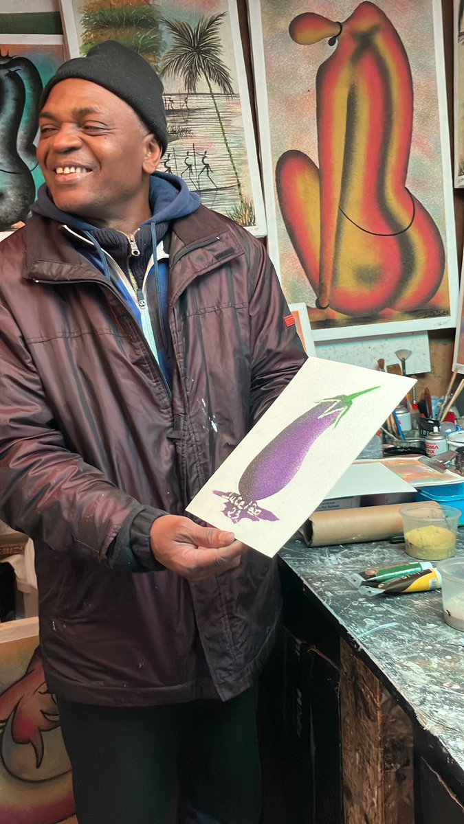 The students also visited a local artist in the township named Didi - they had the opportunity to watch him work as well as purchase some of his amazing pictures 🎨