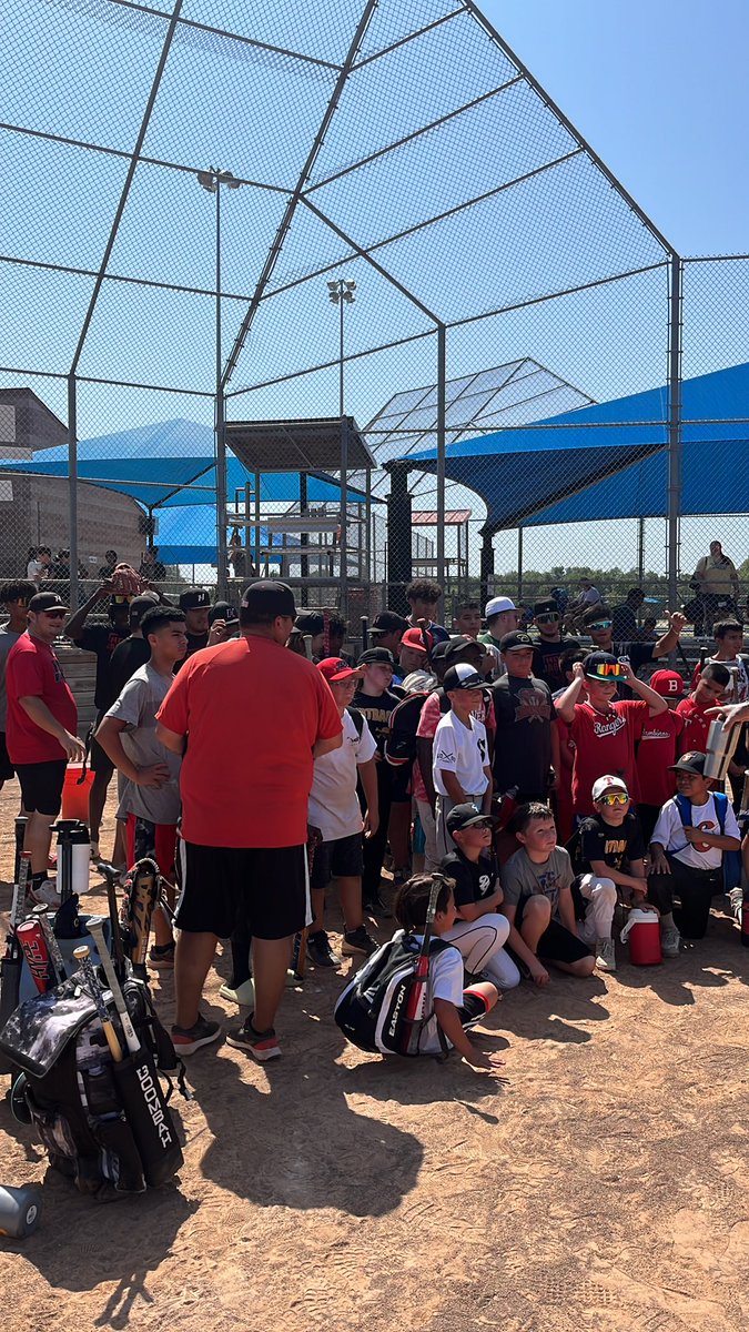 CoachHorbacz's tweet photo. Great turnout to the Player-Ran baseball camp!! Thanks to those “coaches” who helped out!
@baseballslim23 @suarezrj24 @Hi_Ci_L @HornJBaseball https://t.co/BFTMedW3UA