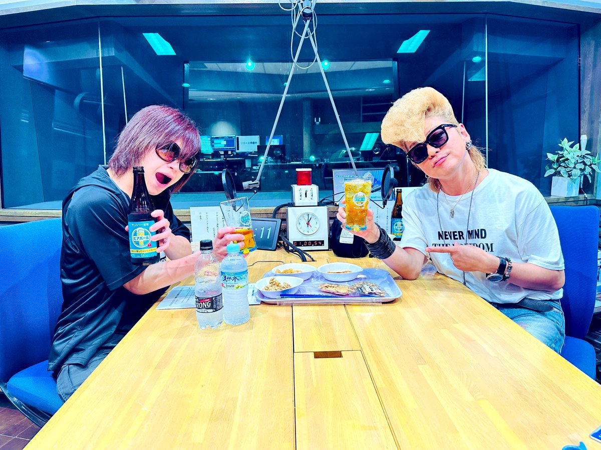 ShowAyanocozey's tweet photo. キリショーちゃんとアヤショーちゃんでラジオ生放送でした。みんな、ありがとう！
#TBSラジオ
#俺達には土曜日しかない
#サントリー謹製ビアボール https://t.co/WuxFwQuKfq