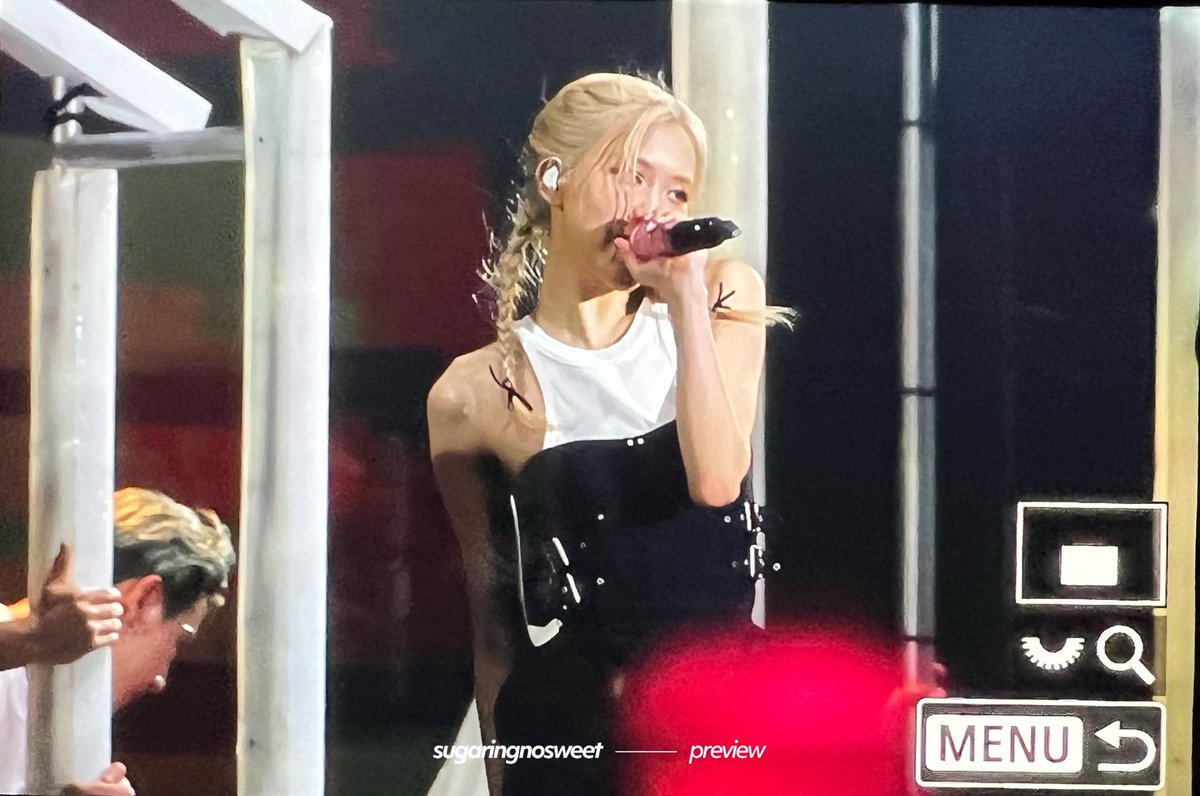 sugaringnosweet's tweet photo. 230729 BORN PINK IN HANOI

#BLACKPINK #블랙핑크 #ROSÉ #로제 #BORNPINKinHANOI https://t.co/lu5On6Wrxw