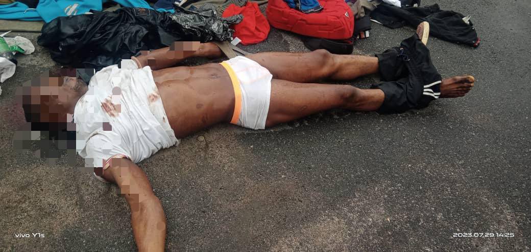 chekwube_henry's tweet photo. VIEWERS DISCRETION IS STRONGLY ADVISED 

PRESS BRIEFING AND PARADING OF CRIMINAL SUSPECTS AND EXHIBITS BY CP MOHAMMED AHMED BARDE PSC(+) THE COMMISSIONER OF POLICE, IMO STATE POLICE COMMAND, THROUGH THE POLICE PUBLIC RELATIONS OFFICER, ASP HENRY OKOYE HELD ON SATURDAY , 29TH OF https://t.co/eUTIN5G6Vg
