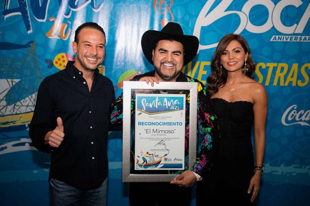 JM_UNANUE's tweet photo. Luis Antonio López @mimosoyo, hizo retumbar la cabecera municipal con lo mejor de su repertorio musical. https://t.co/TyqtIoxoh1