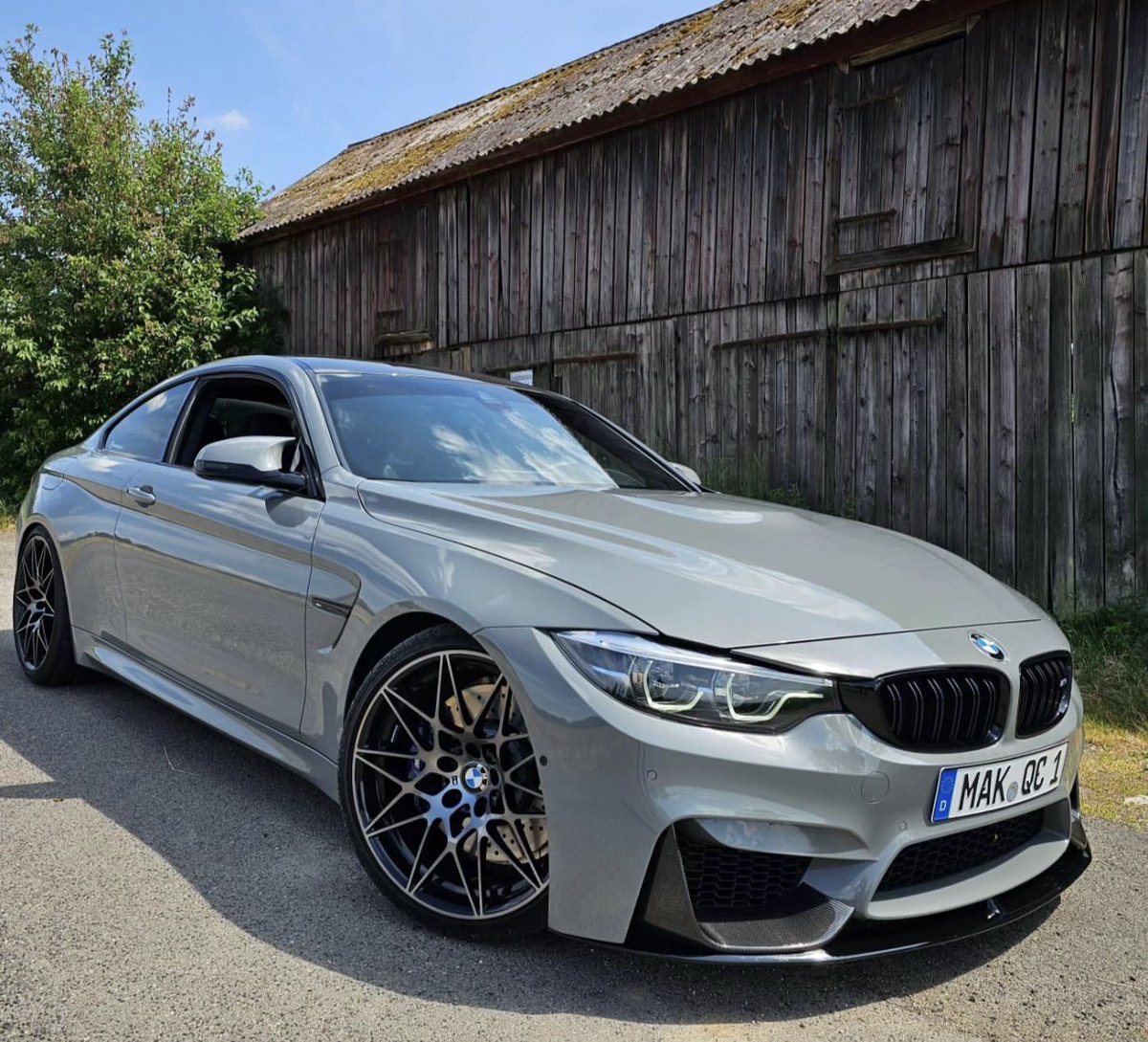 carpxrnpicx's tweet photo. BMW M4 Competition https://t.co/zdjayNeoKU