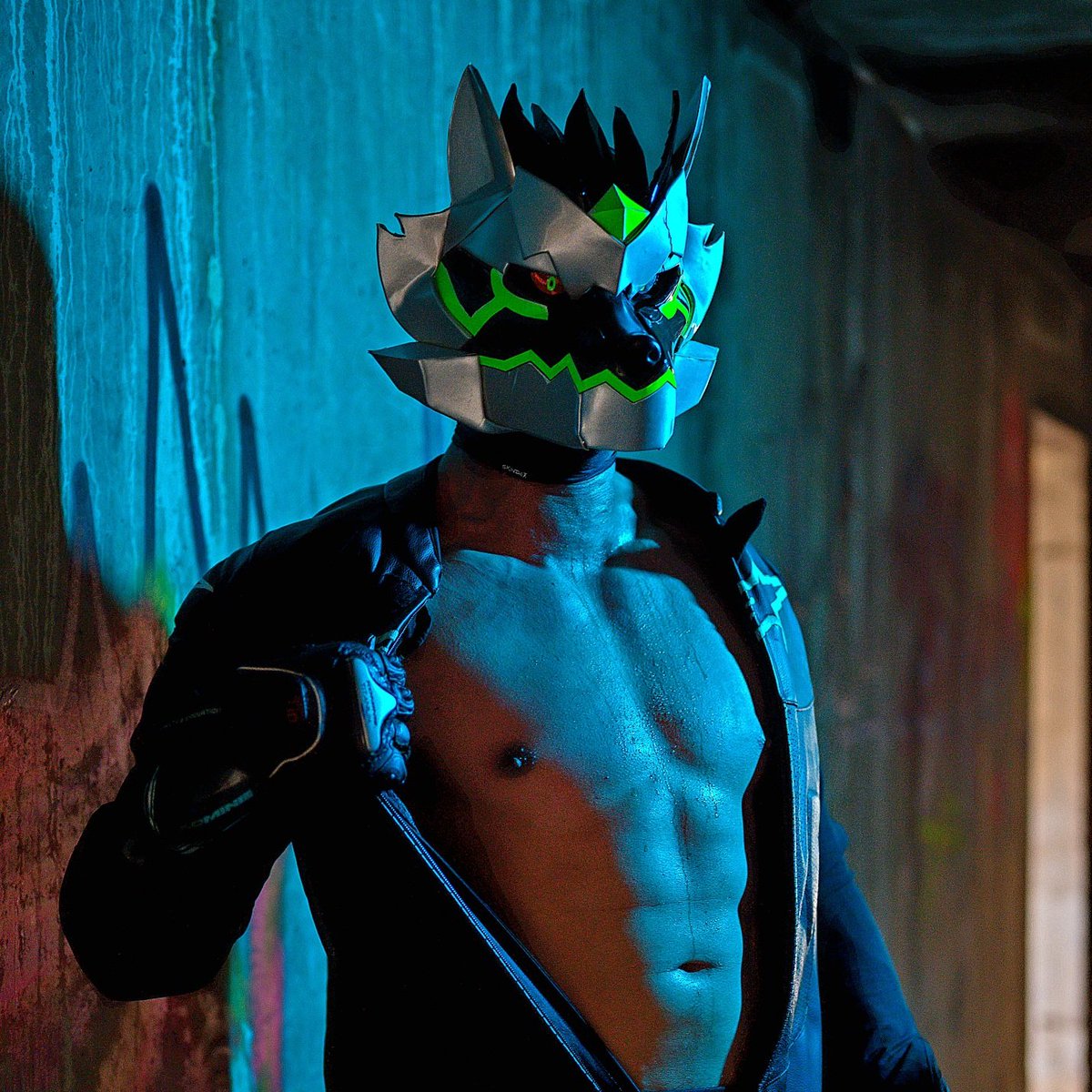 🌕 Light Mode or Dark Mode? 🌑
Both are sweaty because of weather and leather. I didn't use any oil.
Full res pics are in the bio.