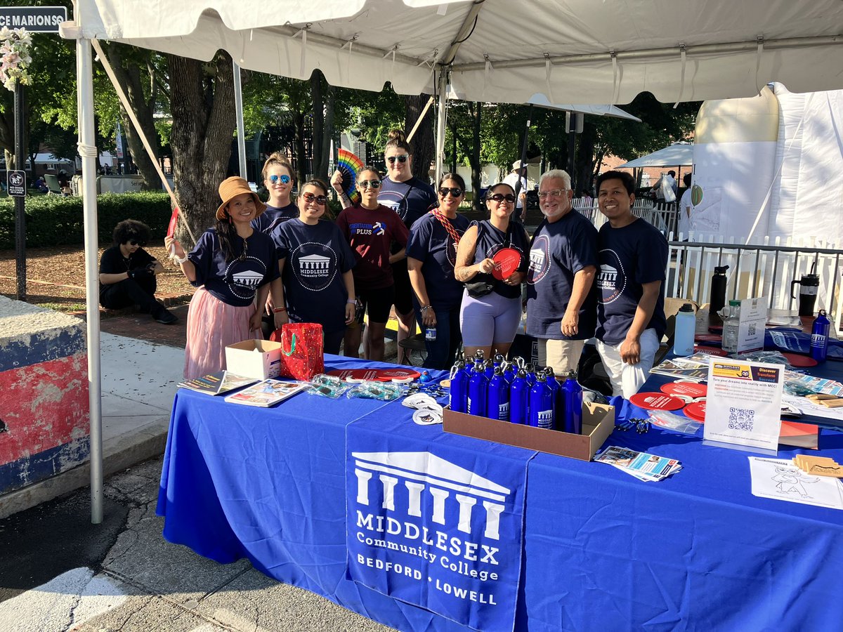 PrezPhil's tweet photo. One of the BEST weekends of the year in @CityofLowellMA &amp; a great opportunity for our @middlesex_cc student &amp; staff ambassadors  to shine! Bring on more music, dancing &amp; food today!  Come by &amp; see us at Boardinghouse Park! #Lowell @tomtipagolden @DianaDiZoglio #LowellFolkFestival https://t.co/Mufg0gUzyl