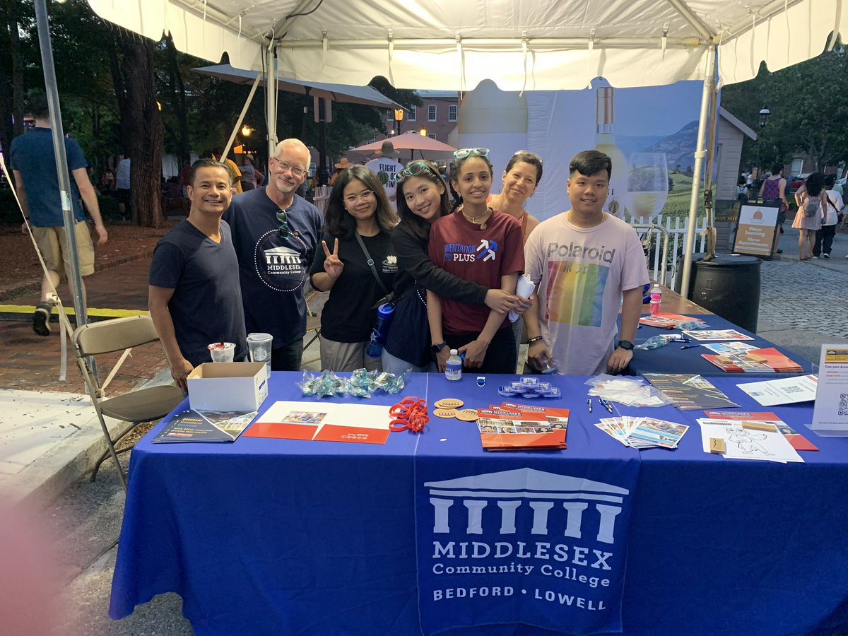 PrezPhil's tweet photo. One of the BEST weekends of the year in @CityofLowellMA &amp; a great opportunity for our @middlesex_cc student &amp; staff ambassadors  to shine! Bring on more music, dancing &amp; food today!  Come by &amp; see us at Boardinghouse Park! #Lowell @tomtipagolden @DianaDiZoglio #LowellFolkFestival https://t.co/Mufg0gUzyl