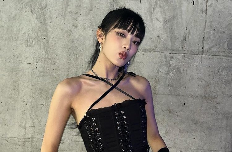Minnie's hands, back, collarbone, and teeth each have their own fandom and I'm in that fandom