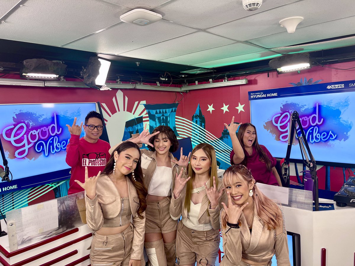 BlvckFlowersPH's tweet photo. We hope our live broadcast last night at 92.3 Radyo 5 TRUE FM gave everyone GOODVIBES! ✨ 

Having entertaining chats on Goodvibes Segment TV5 is a delight! We appreciate you having us yesterday, Goodvibes TV5! More power to the whole team 🤍

#blvckflowersofficial https://t.co/72gupckumu