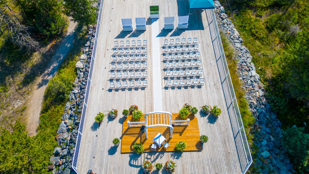 The scene is set! In the serenity of this beautiful #wedding day morning surrounded by nature and the soaring #Rockies,  the promise of a lifetime of happiness beckons.

#FairmontHotSpringsResort #FHSRmemories #KootenayRockies #ColumbiaValley #Kootrocks

Photos: Chris Conway
