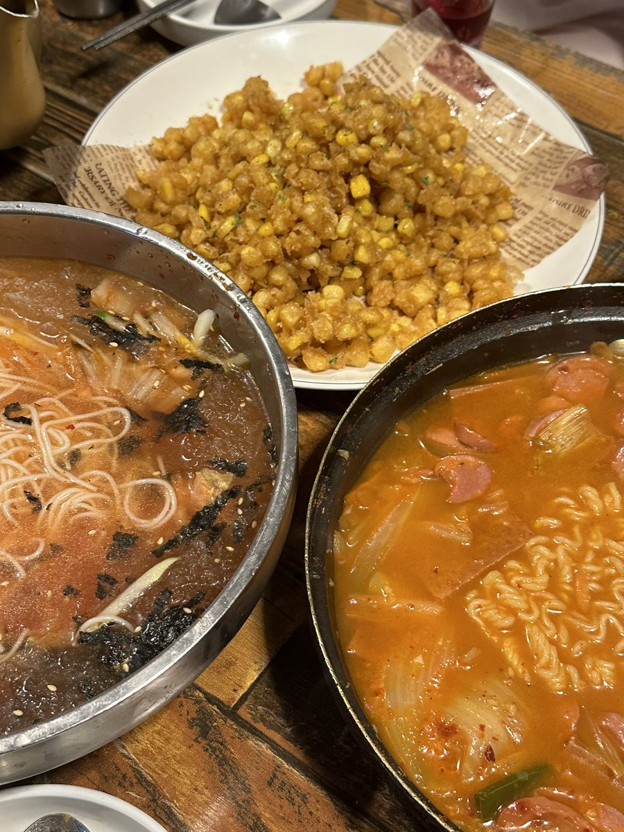 S298125's tweet photo. 🪄 충무로 하얀집 2호점

애뜨라 하얀집 신메뉴로 옥수수튀김 나왔다!!!
이거 미친 개개개개개존맛임🥹💖

#리노는_배고파 https://t.co/BBFxFn7Jin