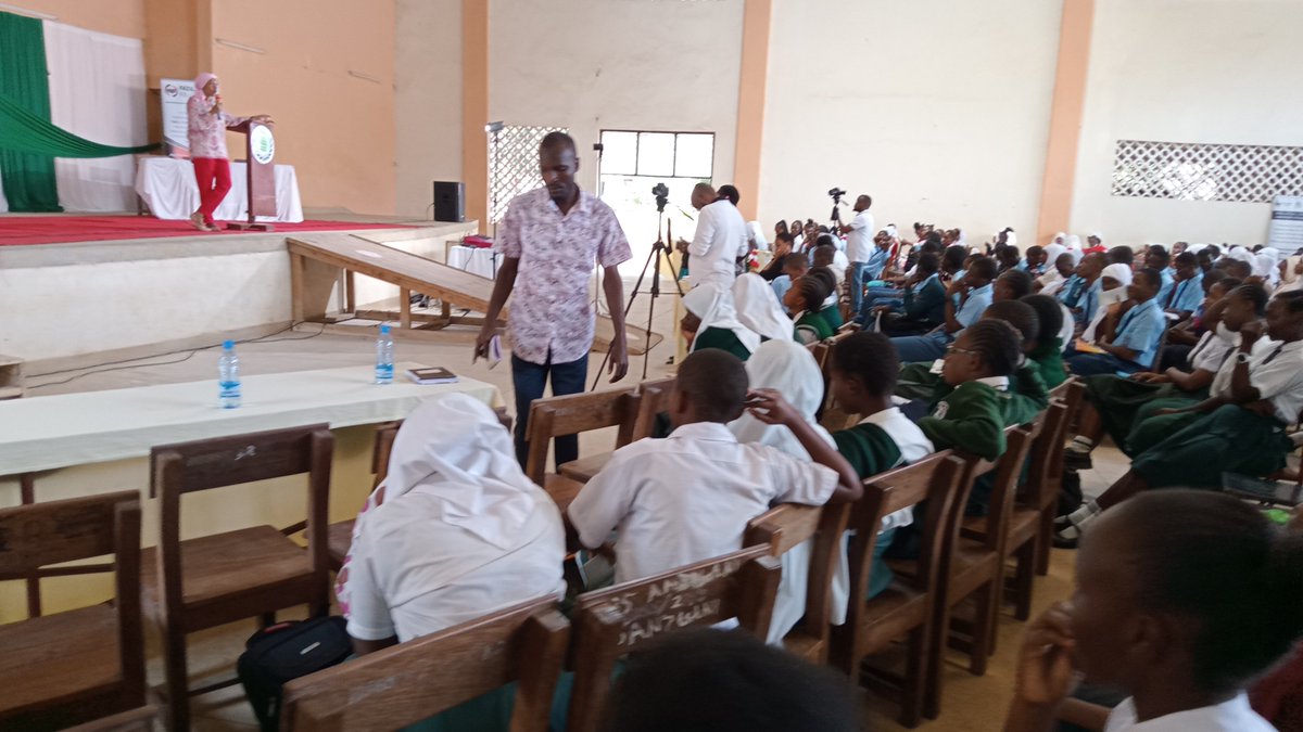 Samba4Youth's tweet photo. All set for the final debate contest sparring Kaya Tiwi Vs Ngozi Girls secondary school.
Debating on Coastal Concerns through SDGs lens.
#theseasidediscourse
#SDGsdebatecontestkwale
@USEmbassyKenya @RadioKaya @FAOSDGs @SDGs_IDBG @coast_climate https://t.co/JlPIjimXY7