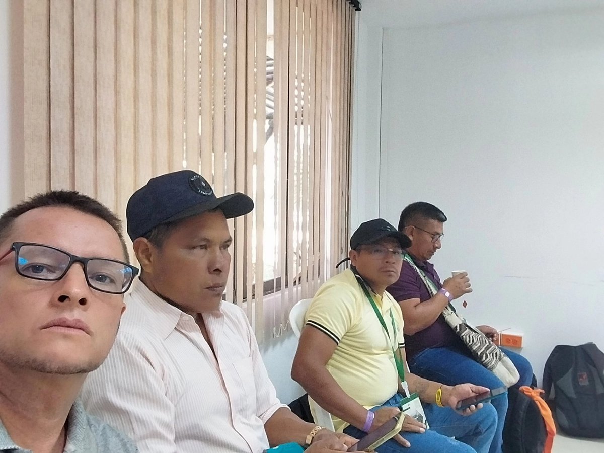 faridUtp's tweet photo. En este camino de la vida, lo más satisfactorio es ir paso a paso mirando de frente al otro con la tranquilidad de saber que no negociaste tus ideales, tus posturas, pero ante todo tu lealtad a quienes respetas y le dan sentido a tus luchas. https://t.co/ufpBMouKWe