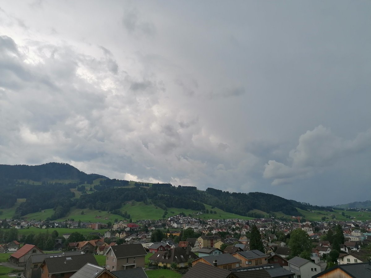 FelixSch86's tweet photo. Aktueller Blick aus der #WeatherFactory: https://t.co/qgGnQyqEEo