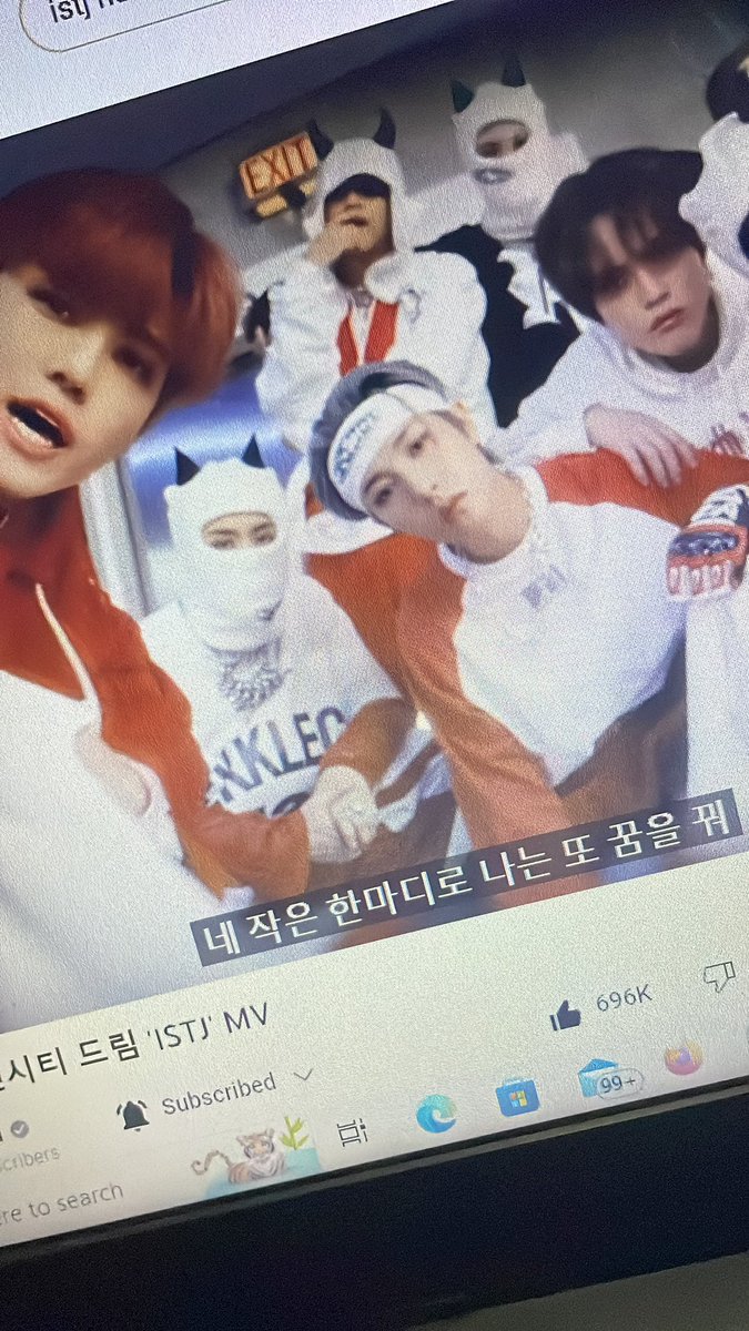 secretarylouisa's tweet image. semangat mulung dan streaming buat inkigayo #ISTJ3rdWin