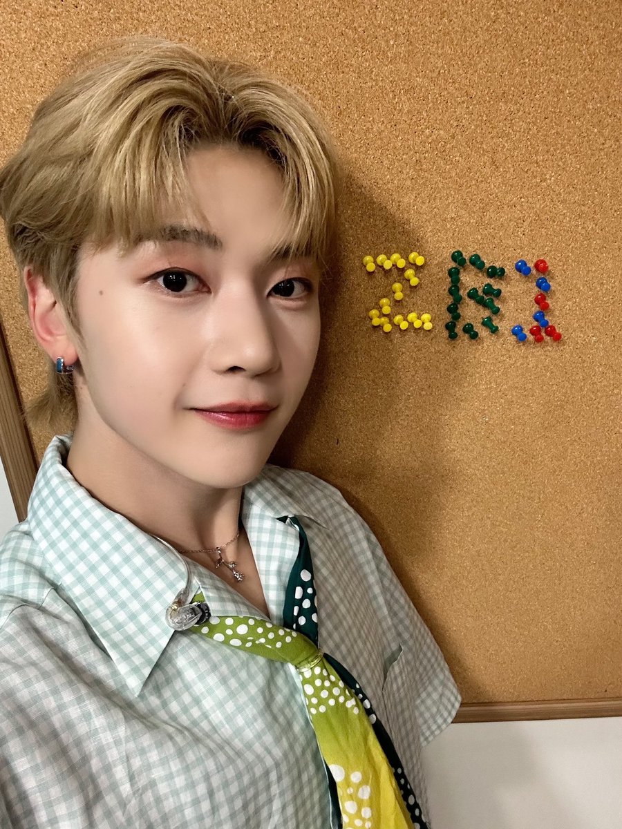 ZB1_official tweet picture