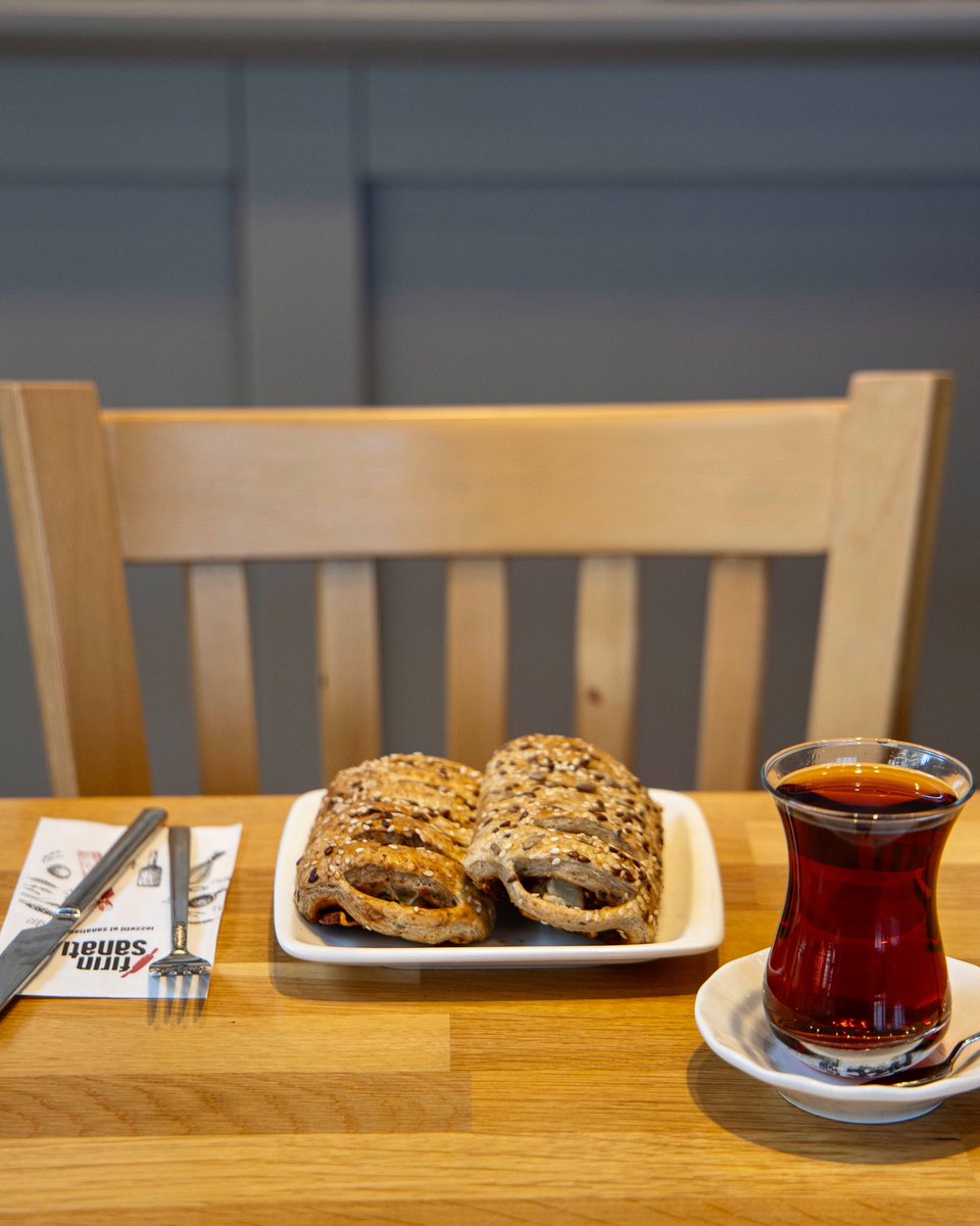 Sıcacık güzel demlenmiş bir çay ve  Balkan Çörekleri cumartesi günü için çok iyi bir fikir değil mi? 😋🥰
•
•
#anatoliumavm #anatoliummarmara #kartal  #firinsanati #çörek #balkan #balkançöreği #çay #tea #cumartesi