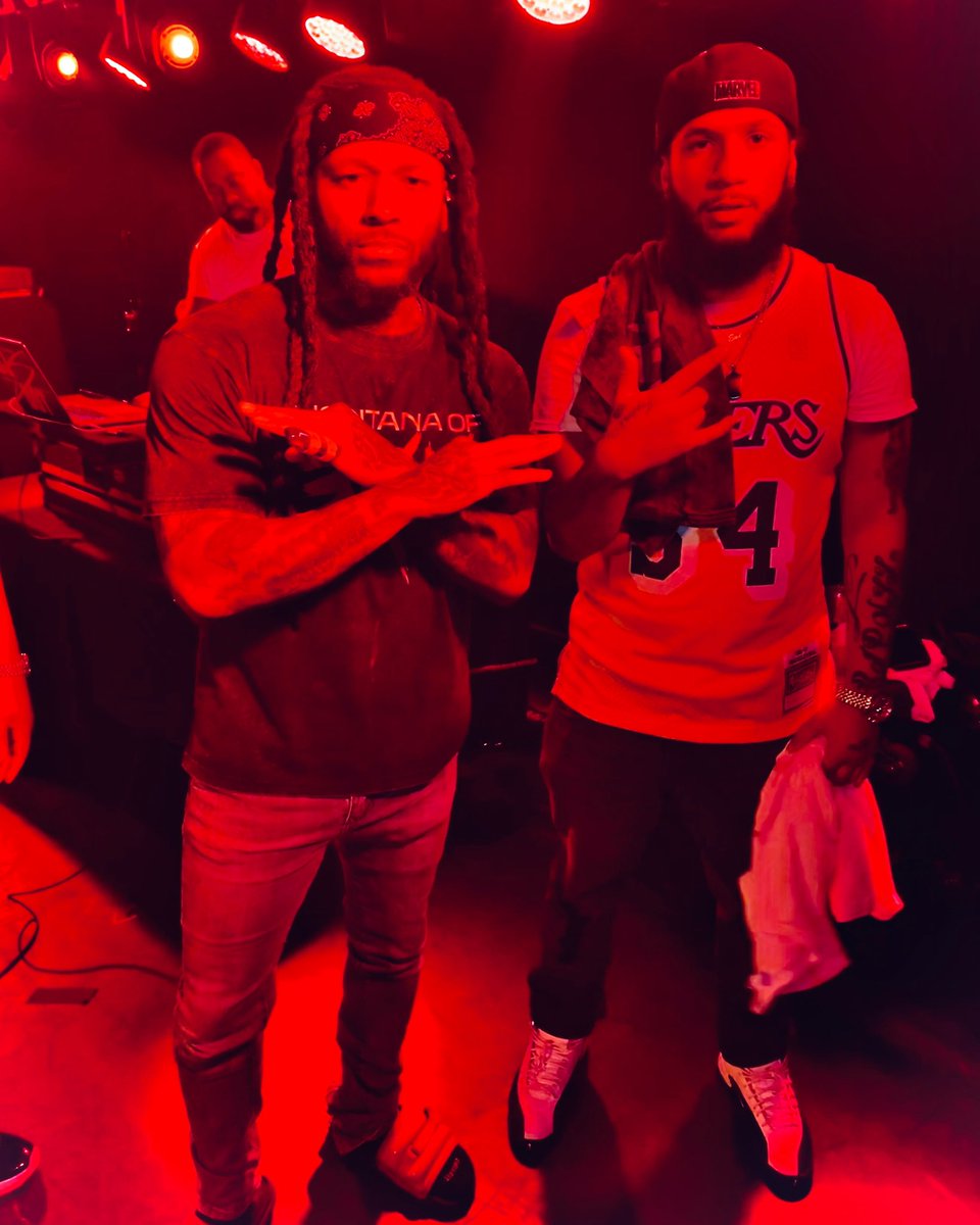 nochillwill15's tweet photo. I’m late just got my twitter back but been a fan of him since he dropped beeze in tha trap remix and ever since then my man’s hasn’t disappointed he still my number one favorite rapper and meeting him after all these year finally was everything I hoped for #rapgod @MONTANAof300 https://t.co/wzzD1ctNZd