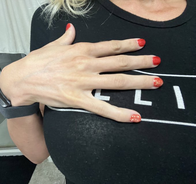 I&rsquo;m feeling hot to the touch.. you say you miss me &hellip;I miss you so much https://t.co/nvXfdGT39x