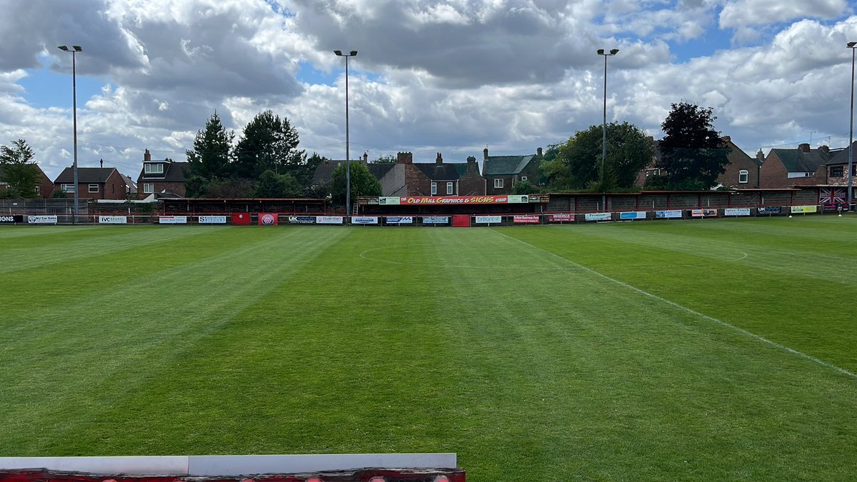 Simon_Costigan's tweet photo. The Moat Ground looking fantastic for @GresleyRovers v @UttoxeterTownFC first game of the season for me & really looking forward to seeing a great game. #moatmen https://t.co/3XUtGgknT4