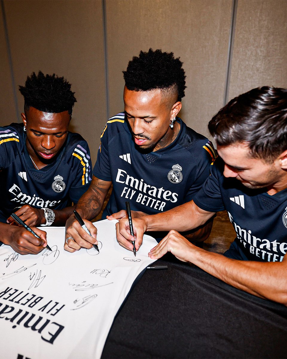 realmadridarab's tweet photo. ✍ @vinijr 
✍ @edermilitao 
✍ @Brahim 
#RealMadridOnTour https://t.co/jI9VrBtFyX