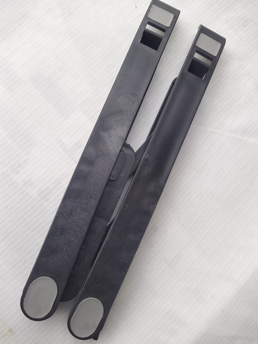 Tibet_Gyaltsen0's tweet image. 🚨 Disappointed with @BlueDart_ @BlueDartCares

Ordered a "Premium Laptop Stand" for Rs. 999, from Mysore but received a used and poor-quality product. 😡 Demand a full refund and apology! #CustomerExperience #PoorQuality #RefundNeeded